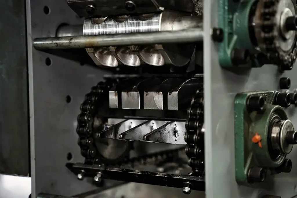 small cashew cutting machine