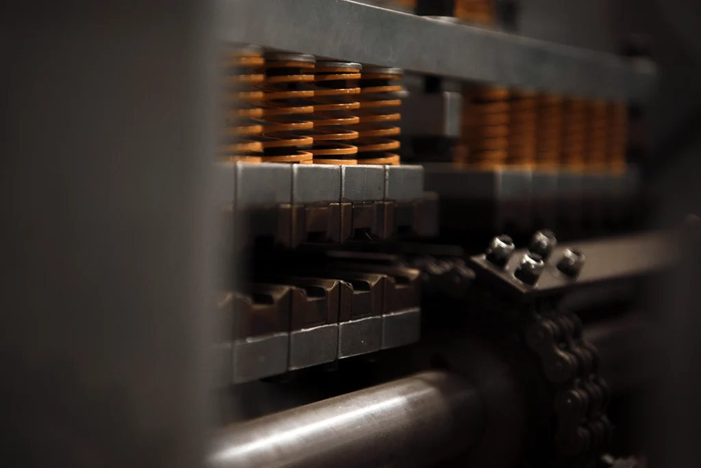 cashew shelling machine
