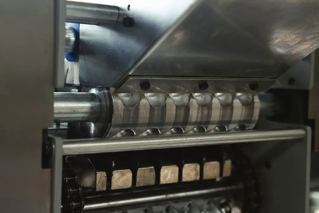 vibrating sieve for cashew shell separation